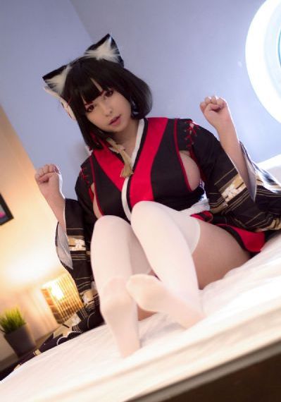 中出不戴胸罩的女邻居_4K全集免费播放